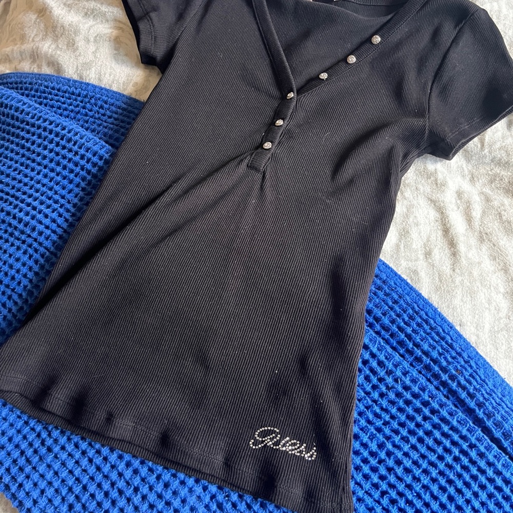 Black v neck t shirt